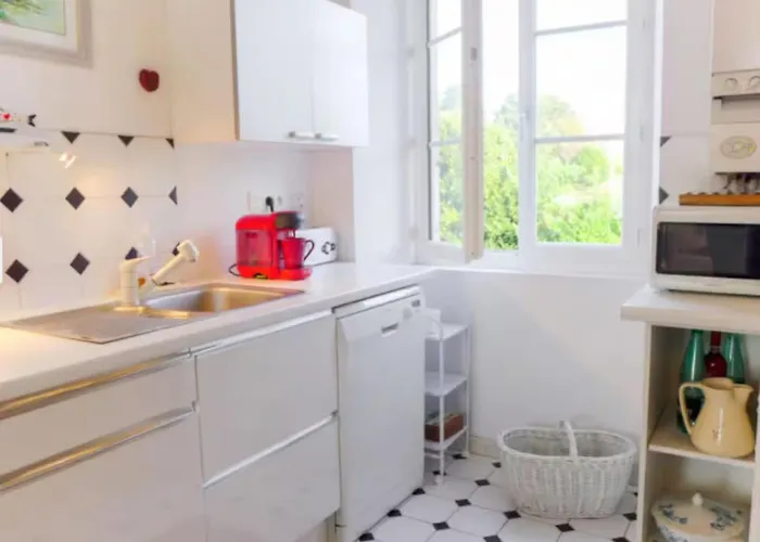 Charming T3 With Parking Near The Ocean *